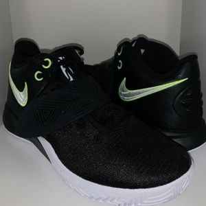 Kyrie Flytrap III Basketball Shoes